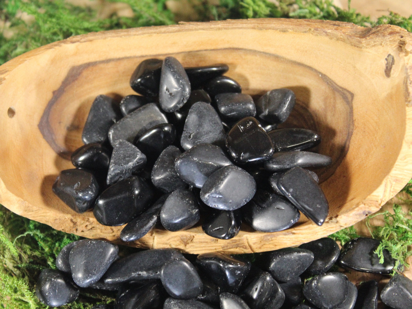 Obsidian Guardian: Tumbled Black Obsidian Healing Crystal for Spiritual Protection and Wiccan Practices